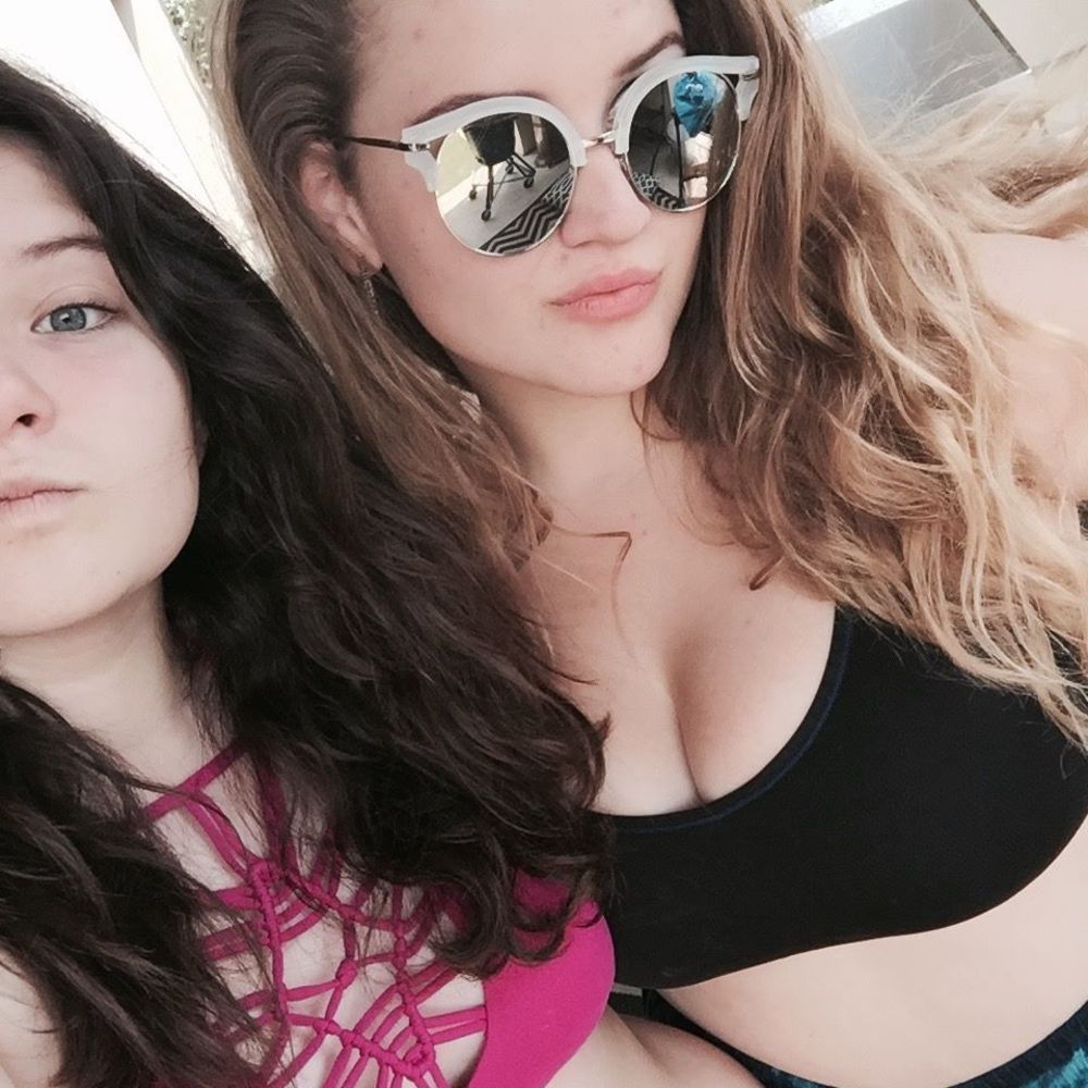 Meet your Posher, Emili